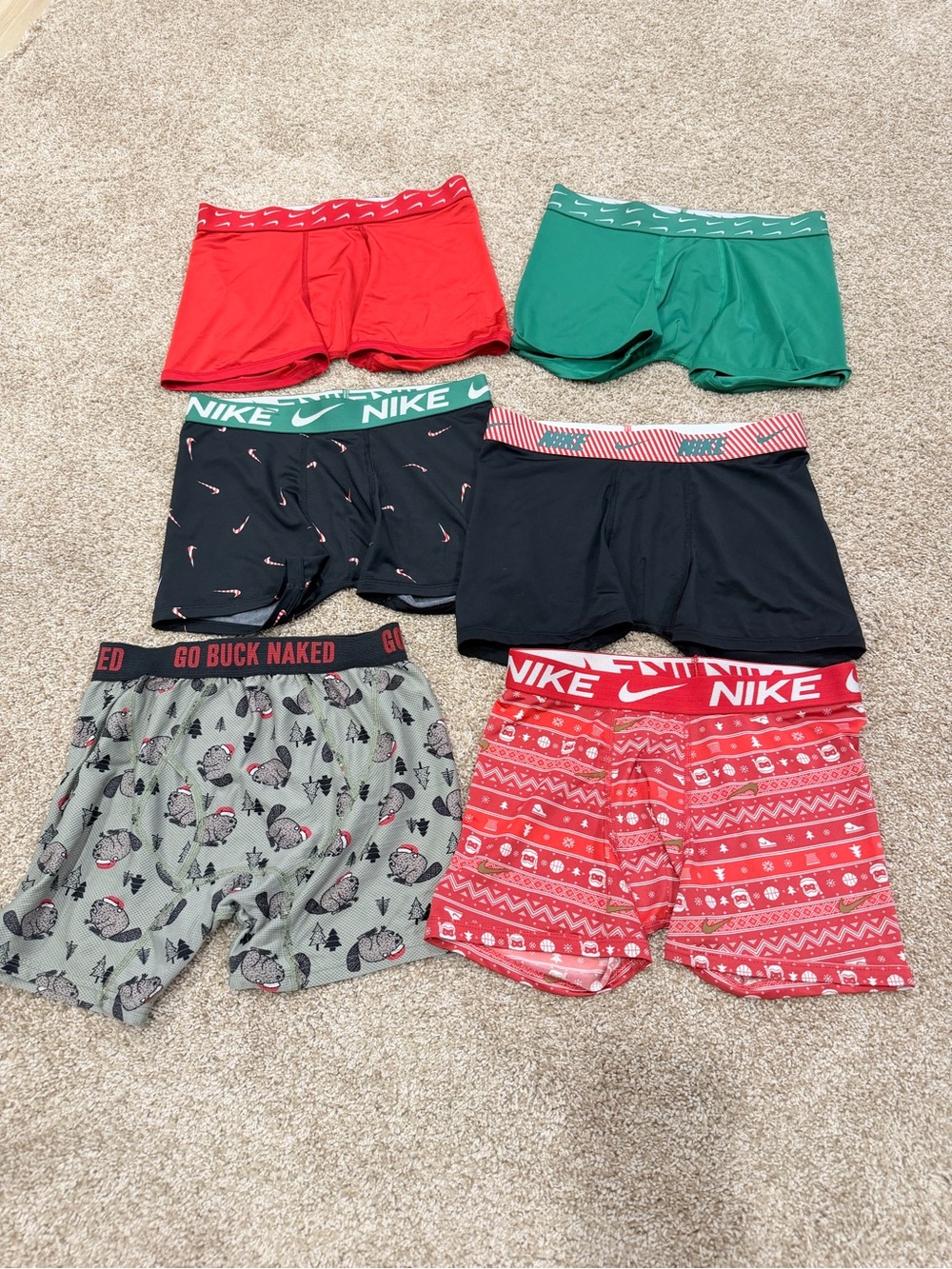 Boys Nike Boxers size youth large Christmas print set 6 Very clean no spots